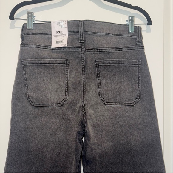 Time and Tru Denim - NWT Gray High Rise Wide Leg Cropped Jeans